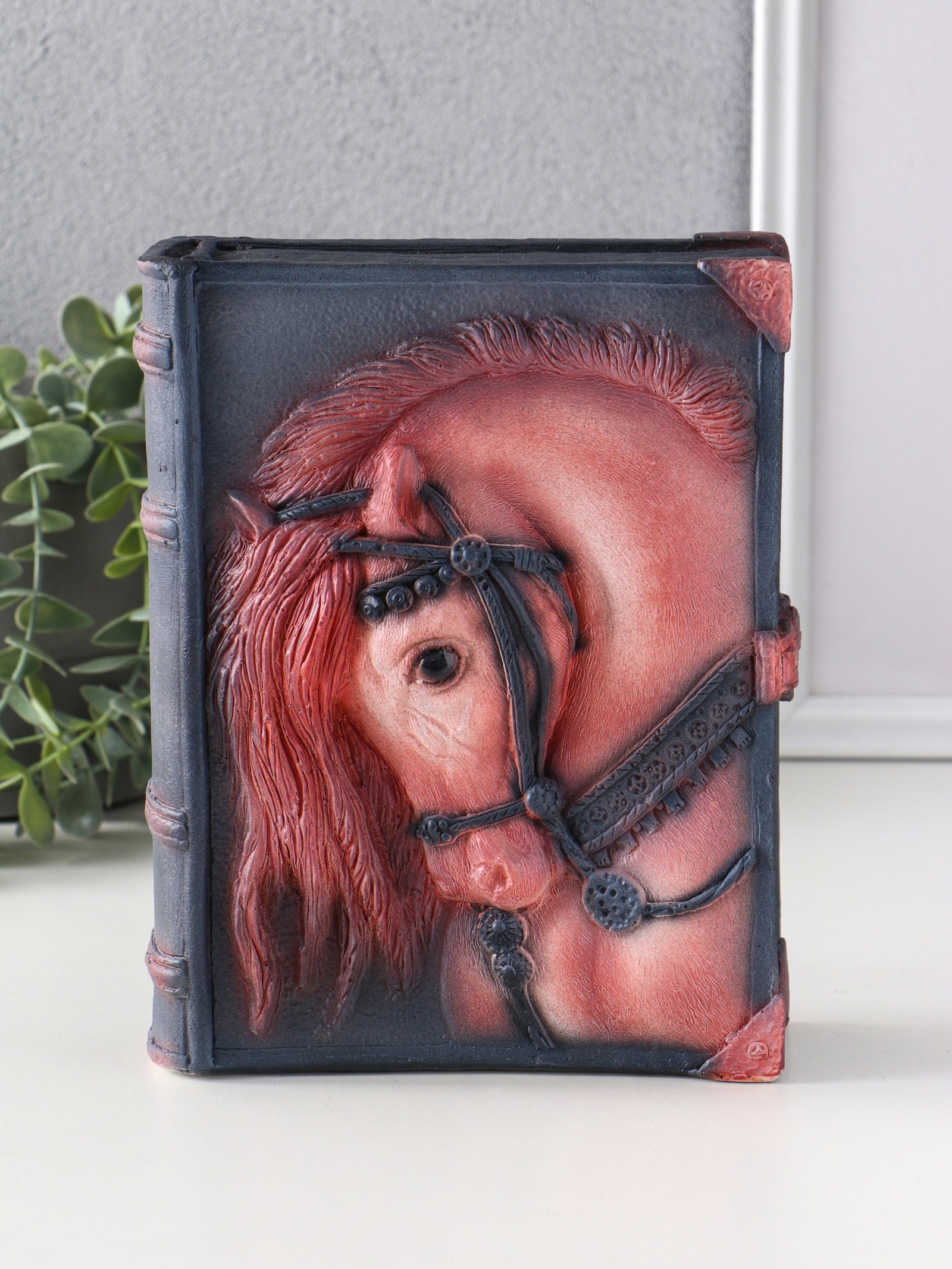 Изображение товара Декоративный предмет Сима-ленд Книга Лошадь пудровый