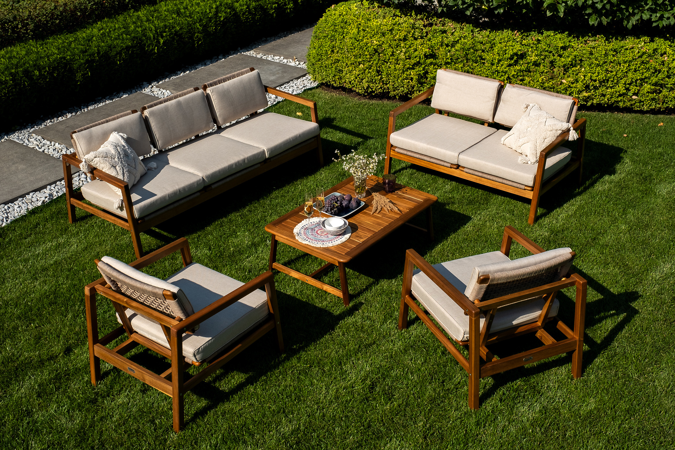Изображение товара Набор садовой мебели Joygarden Calisto 52103/52104/52105/52106 акация коричневый 2 дивана 2 кресла столик