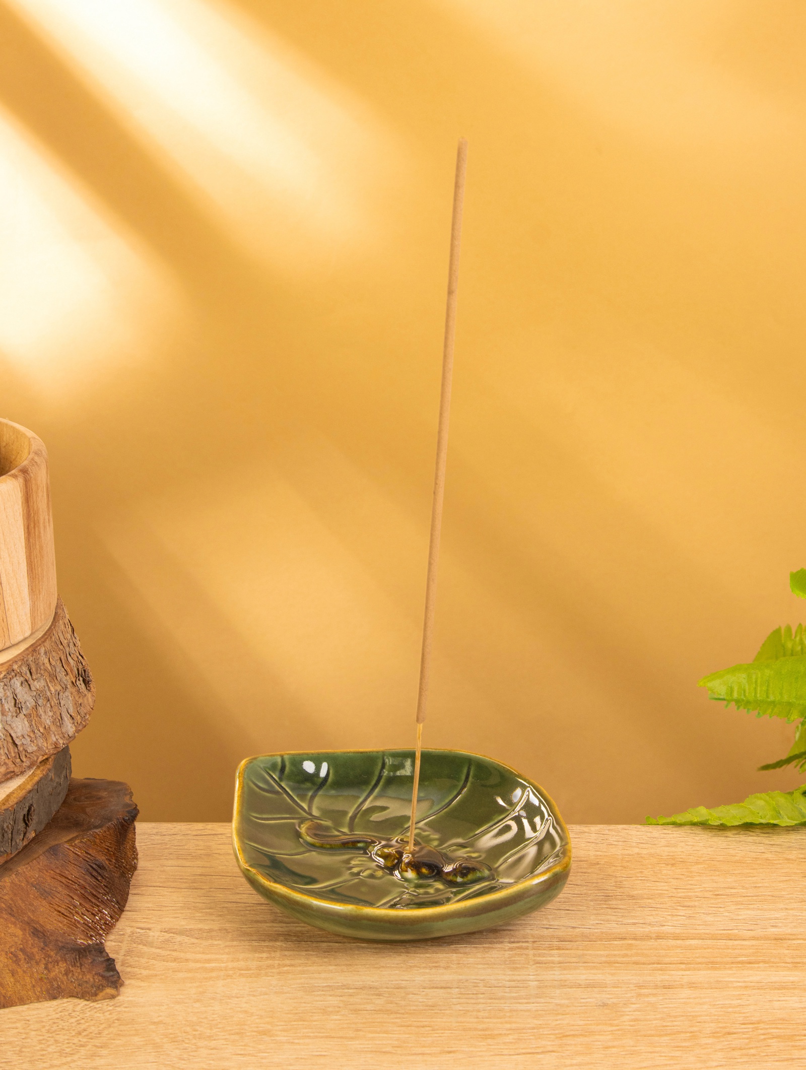 Изображение товара Подставка для благовоний Сима-ленд Подставка под благовония Геккон на листке