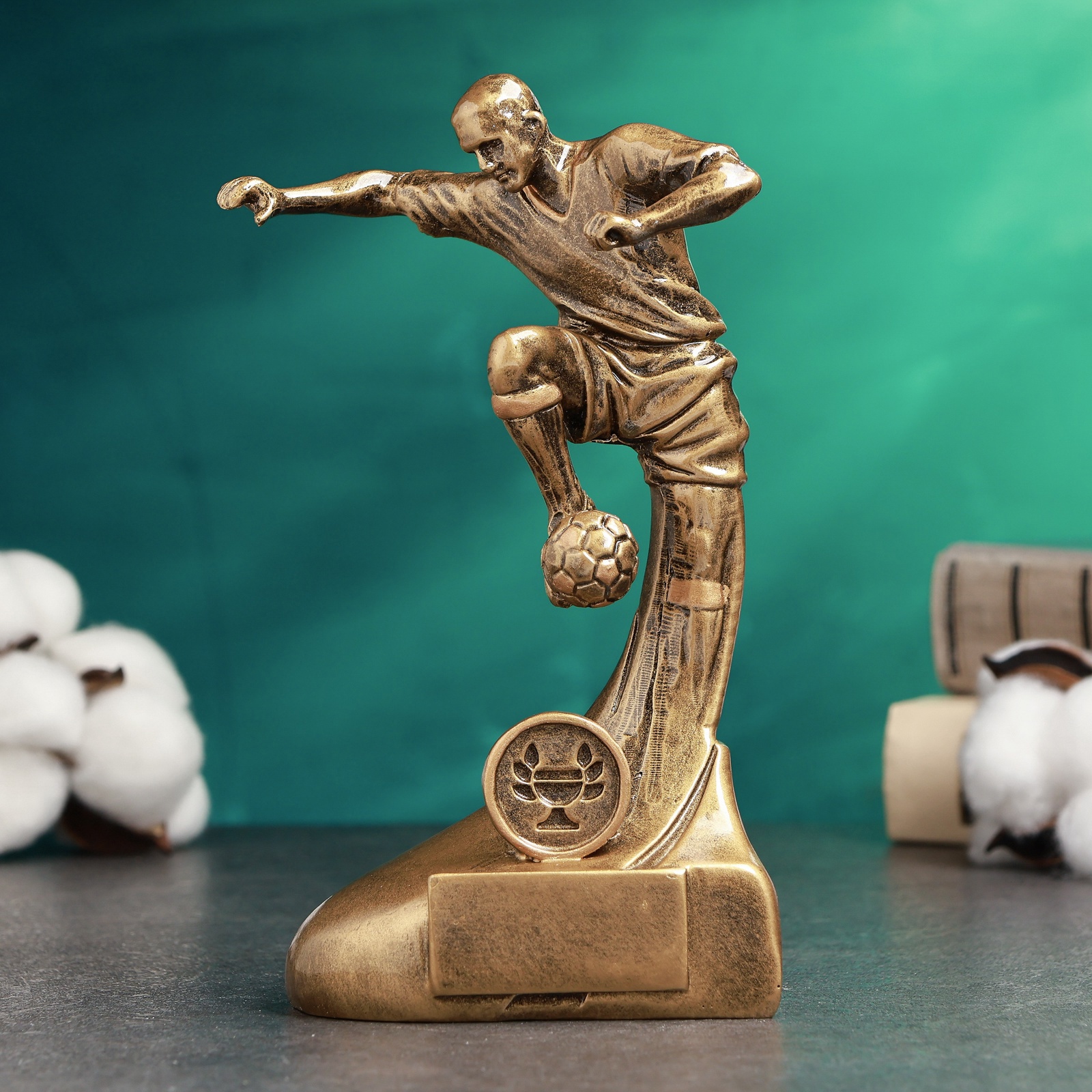 Изображение товара Декоративный предмет СИМА-ЛЕНД Стела Футбол 11х7х19 см