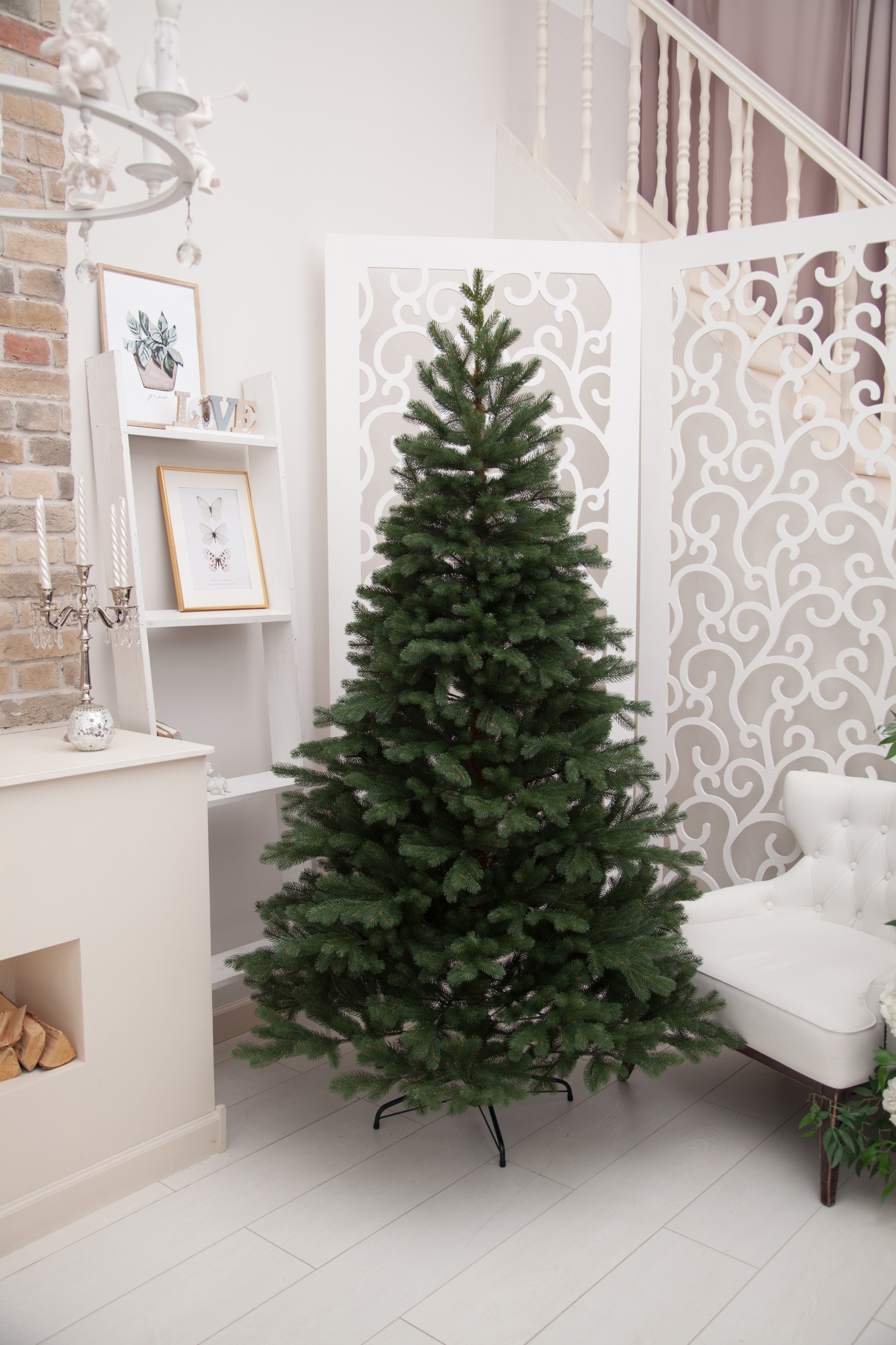 Изображение товара Ель новогодняя искусственная Black box 74536 Швейцарская 185 см