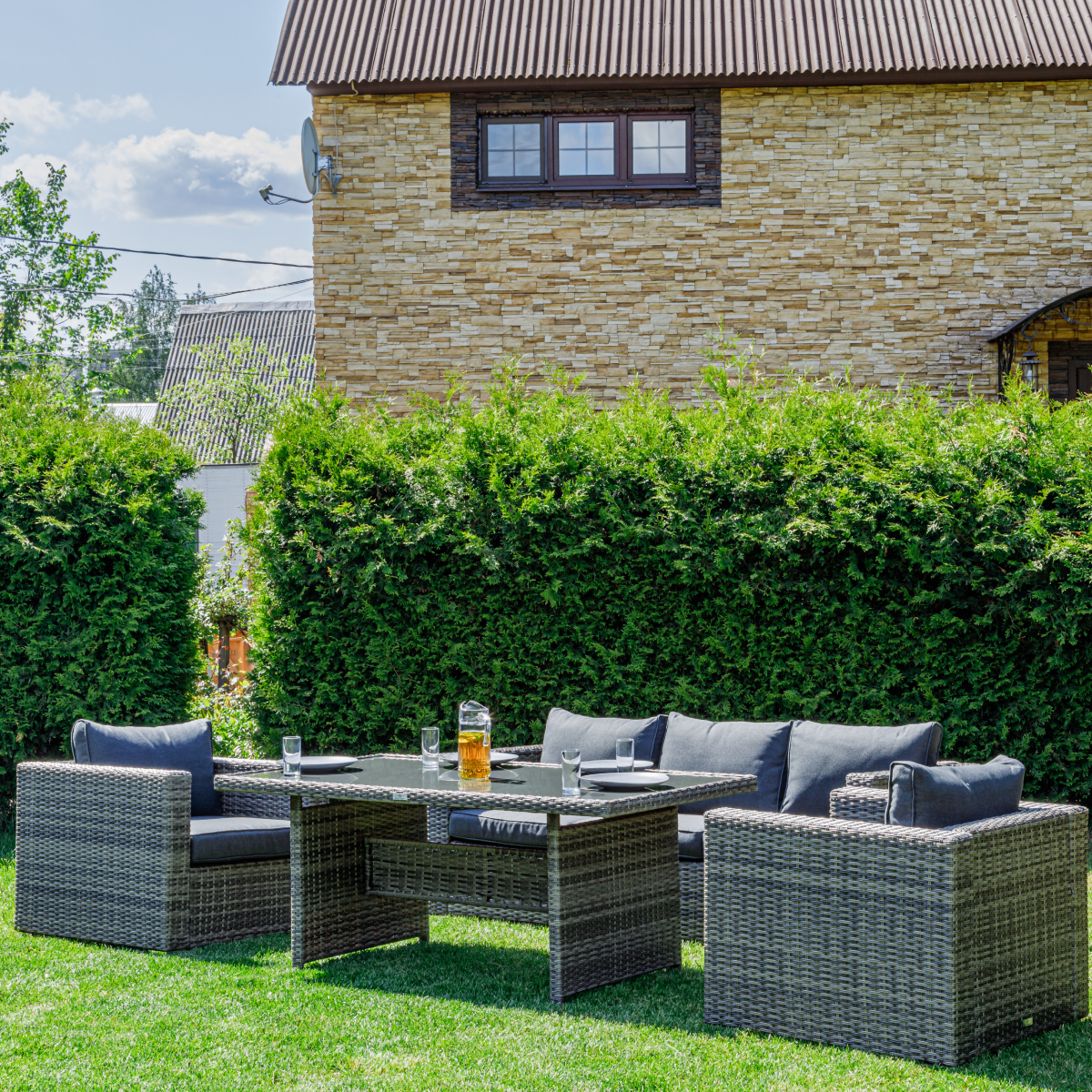 Изображение товара Садовая мебель комплект KARL из искусственного ротанга с обеденным столом и мягкими подушками