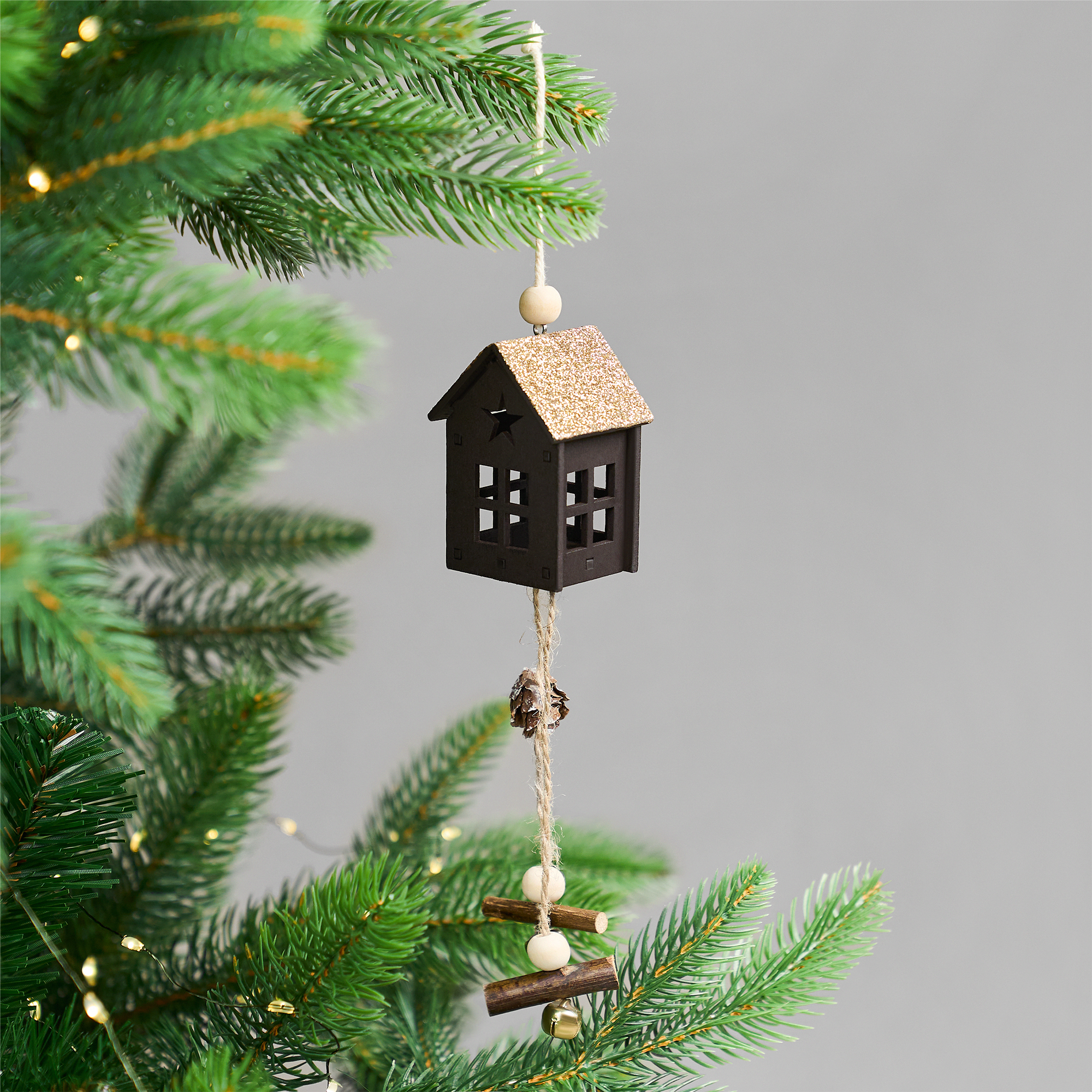 Изображение товара Декоративное подвесное елочное украшение Домик 20 см KREAFORTA коричневое