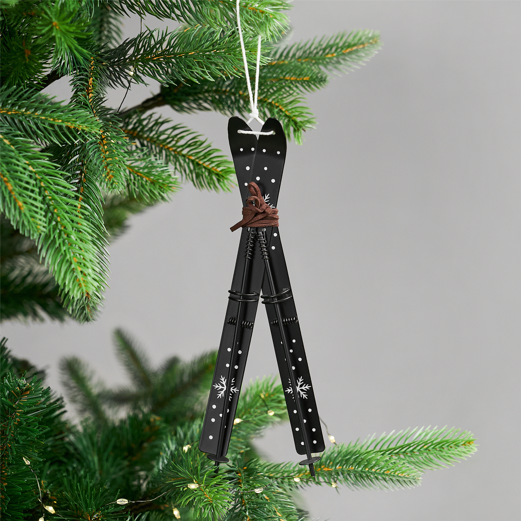 Изображение товара Декоративное украшение KREAFORTA Лыжи 23 см черный для ёлки и интерьера