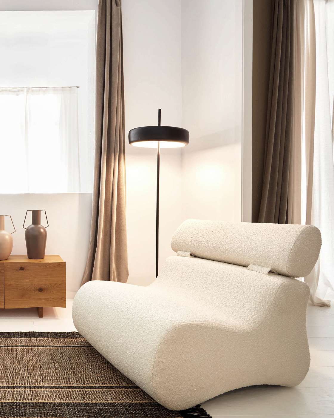 Изображение товара Кресло La Forma Club 105x64x105 см ткань белый современное удобное