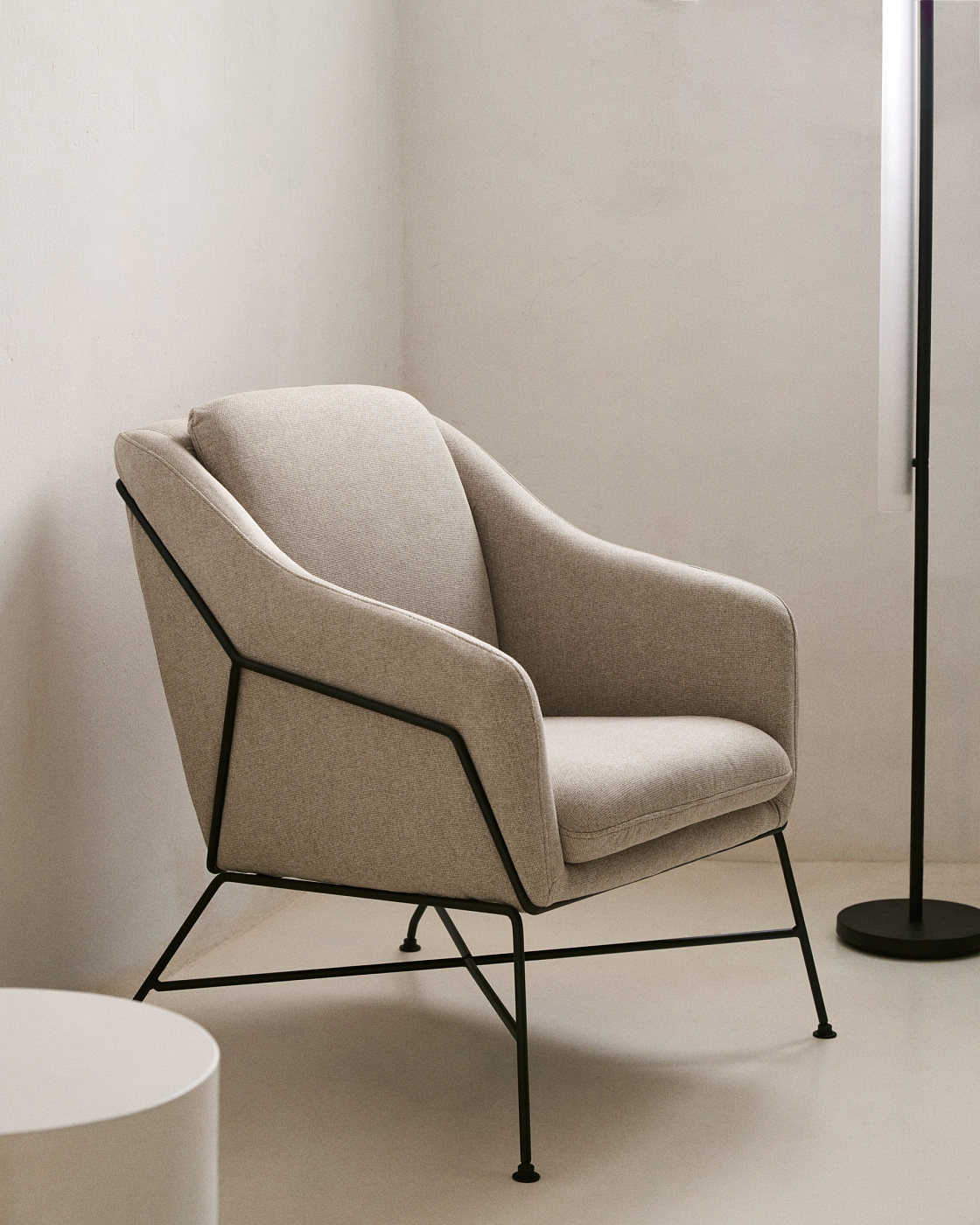 Изображение товара Стильное и удобное кресло La forma Brida 77x81x77 см бежевое