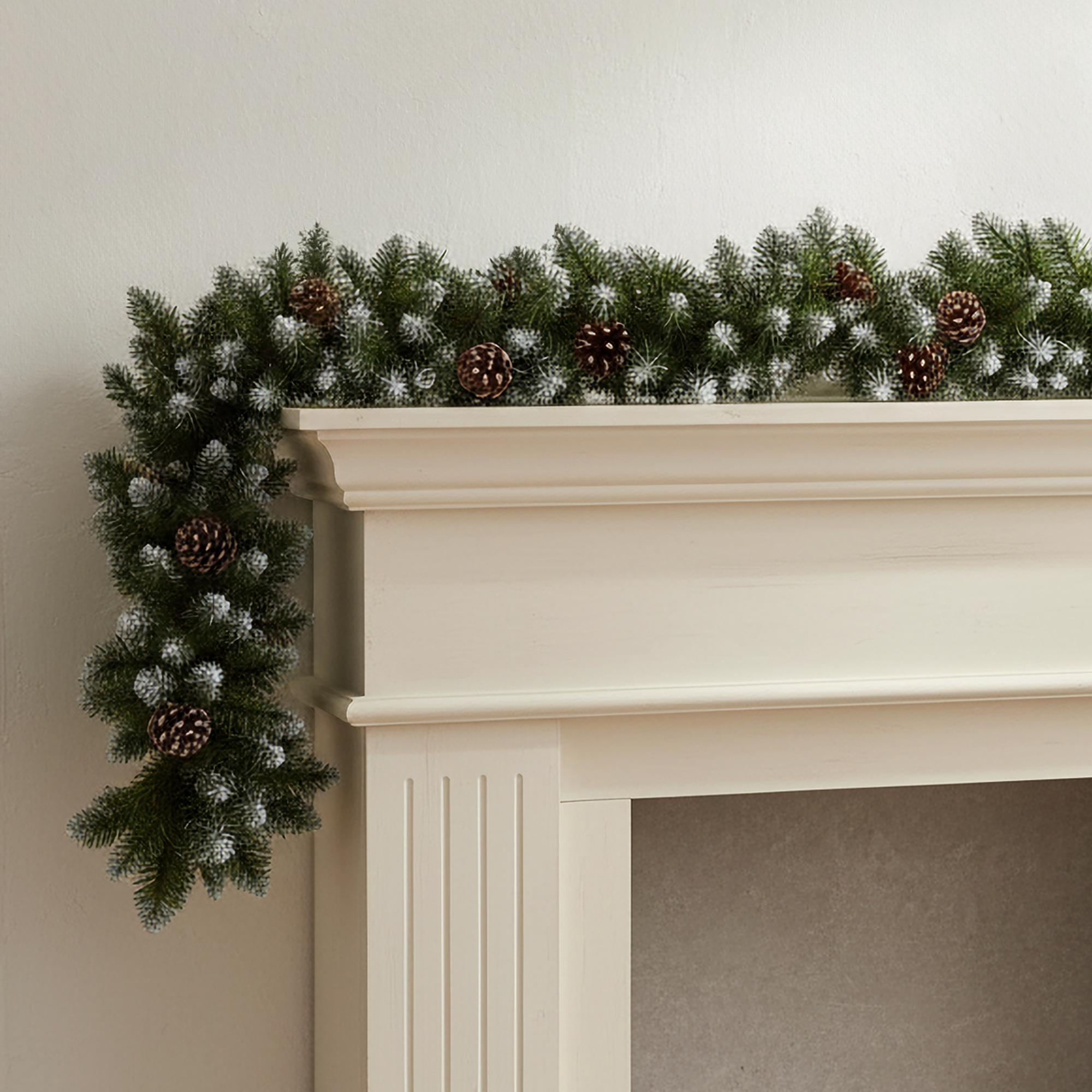 Изображение товара Декоративная хвойная гирлянда KREAFORTA 270 см для зимнего оформления