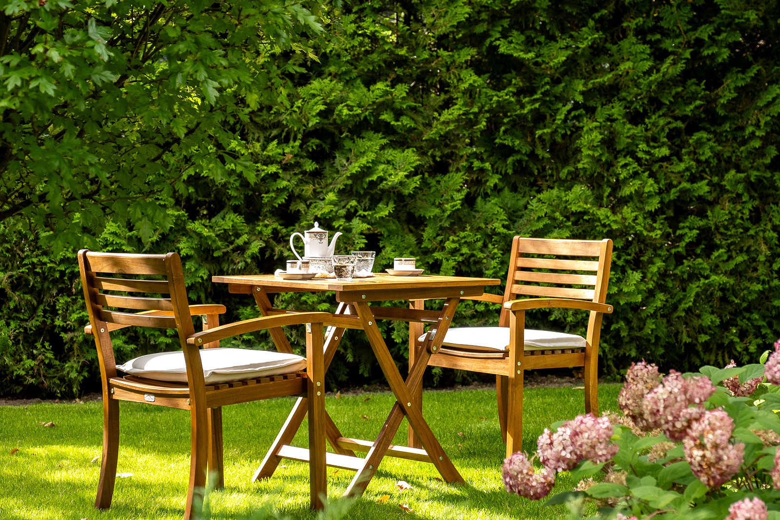 Изображение товара Набор садовой мебели Joygarden Karo 52201/52210 акация коричневый 2 стула стол Изображение товара Набор садовой мебели Joygarden Karo 52201/52210 акация коричневый 2 стула стол