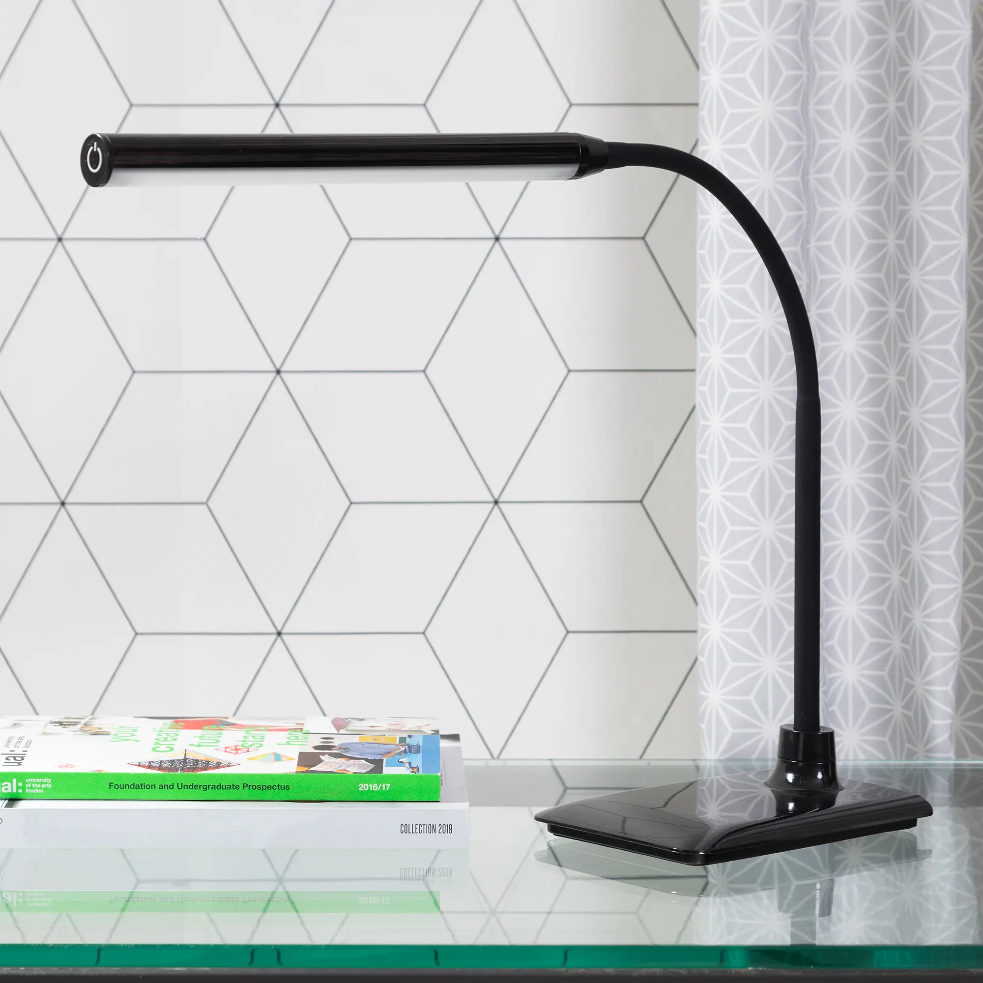 Настольная лампа светодиодная Camelion KD-792 цвет чёрный