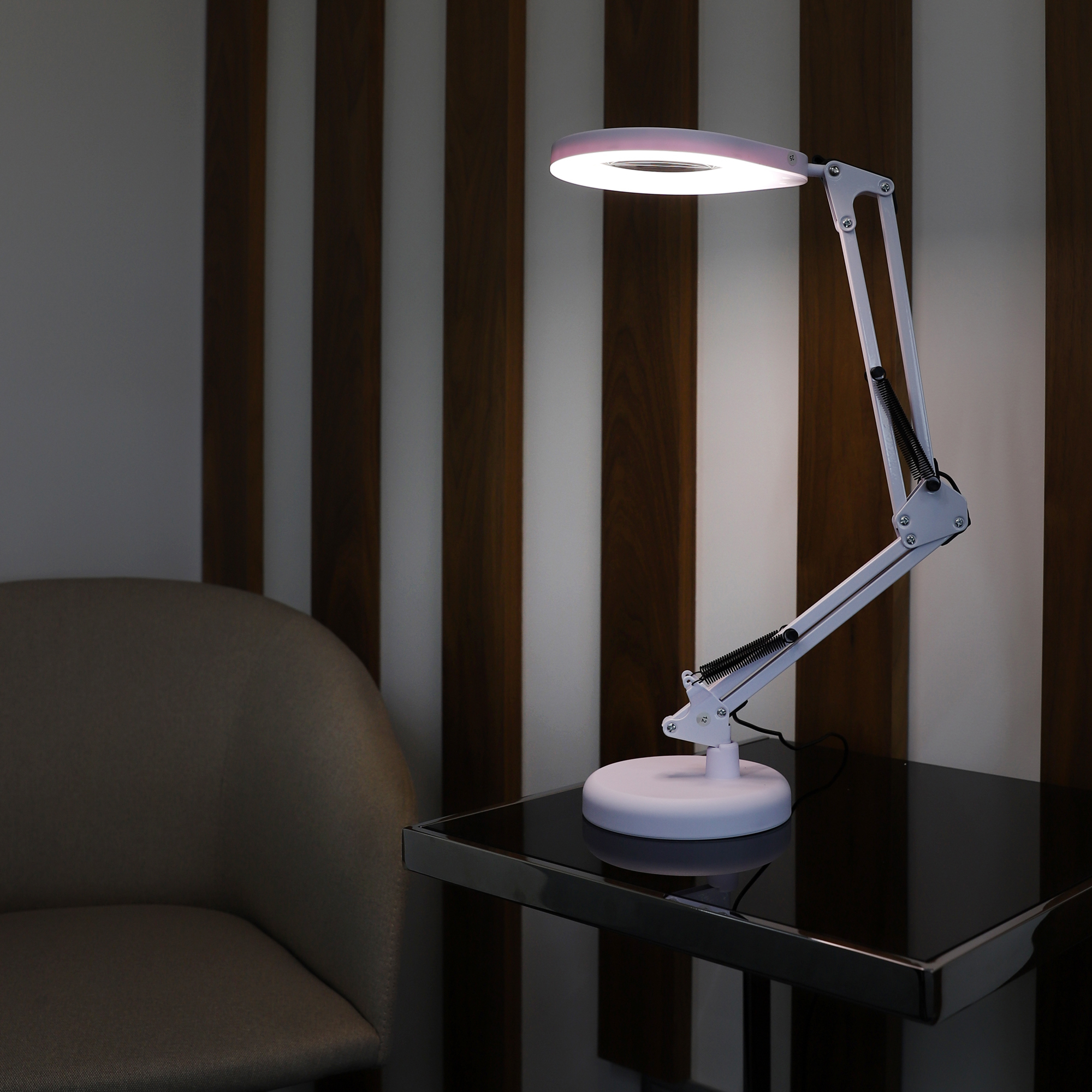 Изображение товара Настольная светодиодная лампа Ultraflash UF-770 C01 белый 880 Лм регулируемый свет