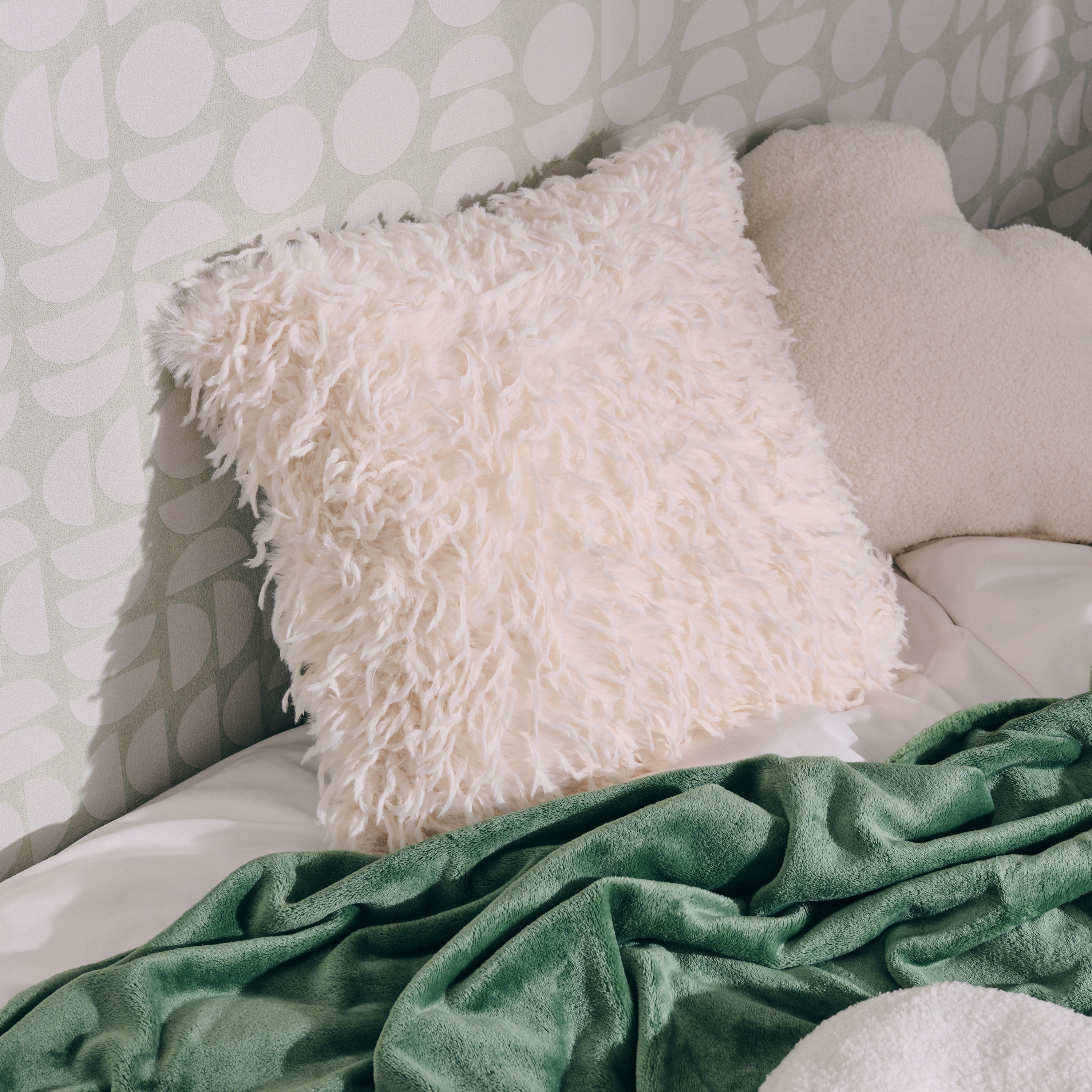 Изображение товара Декоративная подушка 45x45 см кремовая, LINEN WAY, Россия