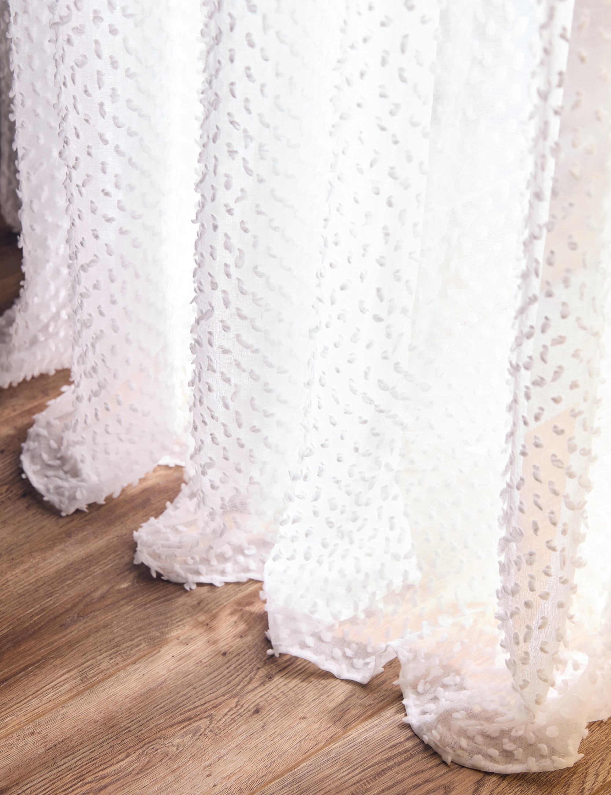 Изображение товара Тюль на ленте Miamoza Снежок 300x280 см белый однотонный для интерьера Изображение товара Тюль на ленте Miamoza Снежок 300x280 см белый однотонный для интерьера