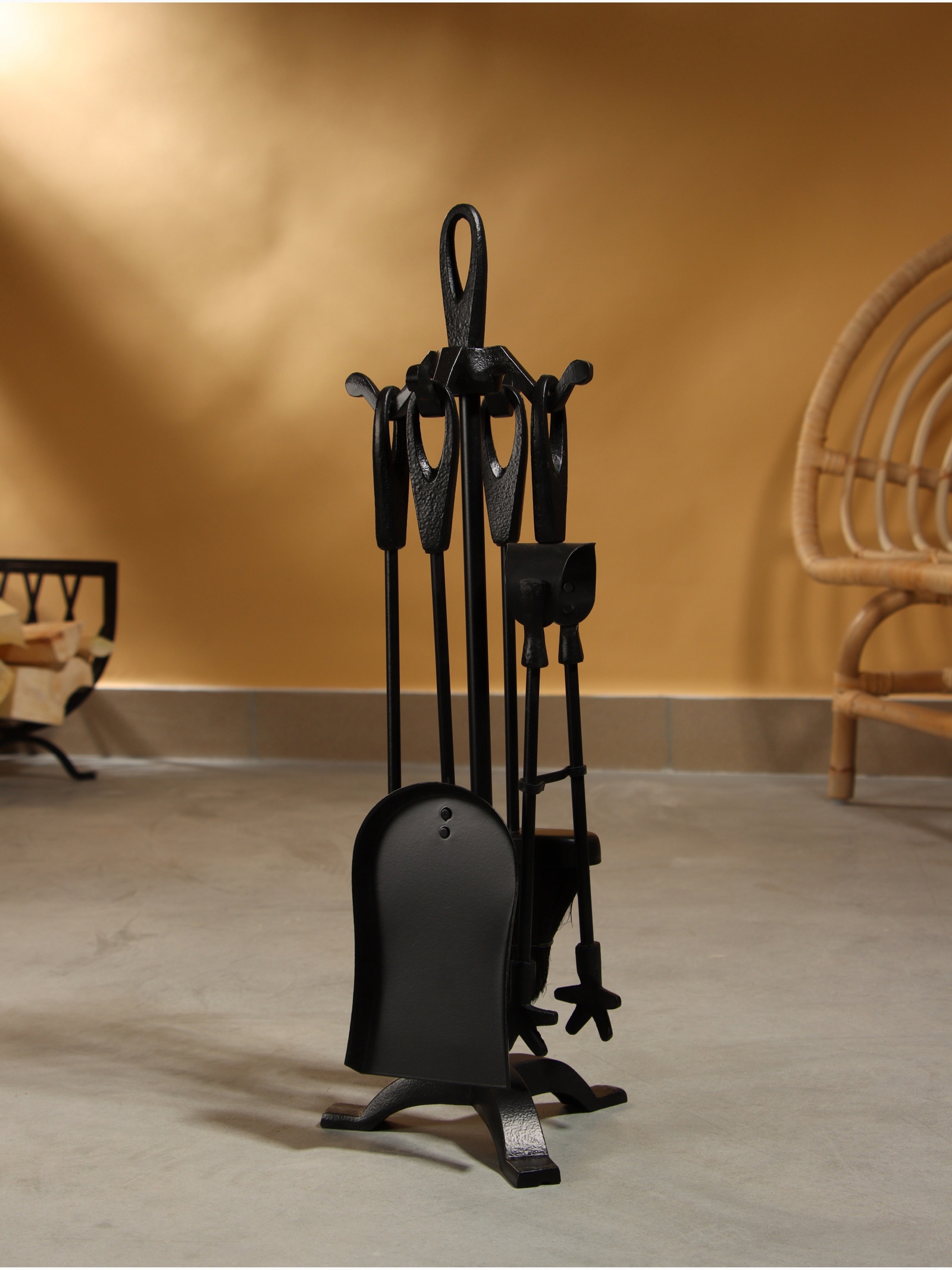 Изображение товара Каминный набор Огонь сталь 4 предмета 17x17x55см