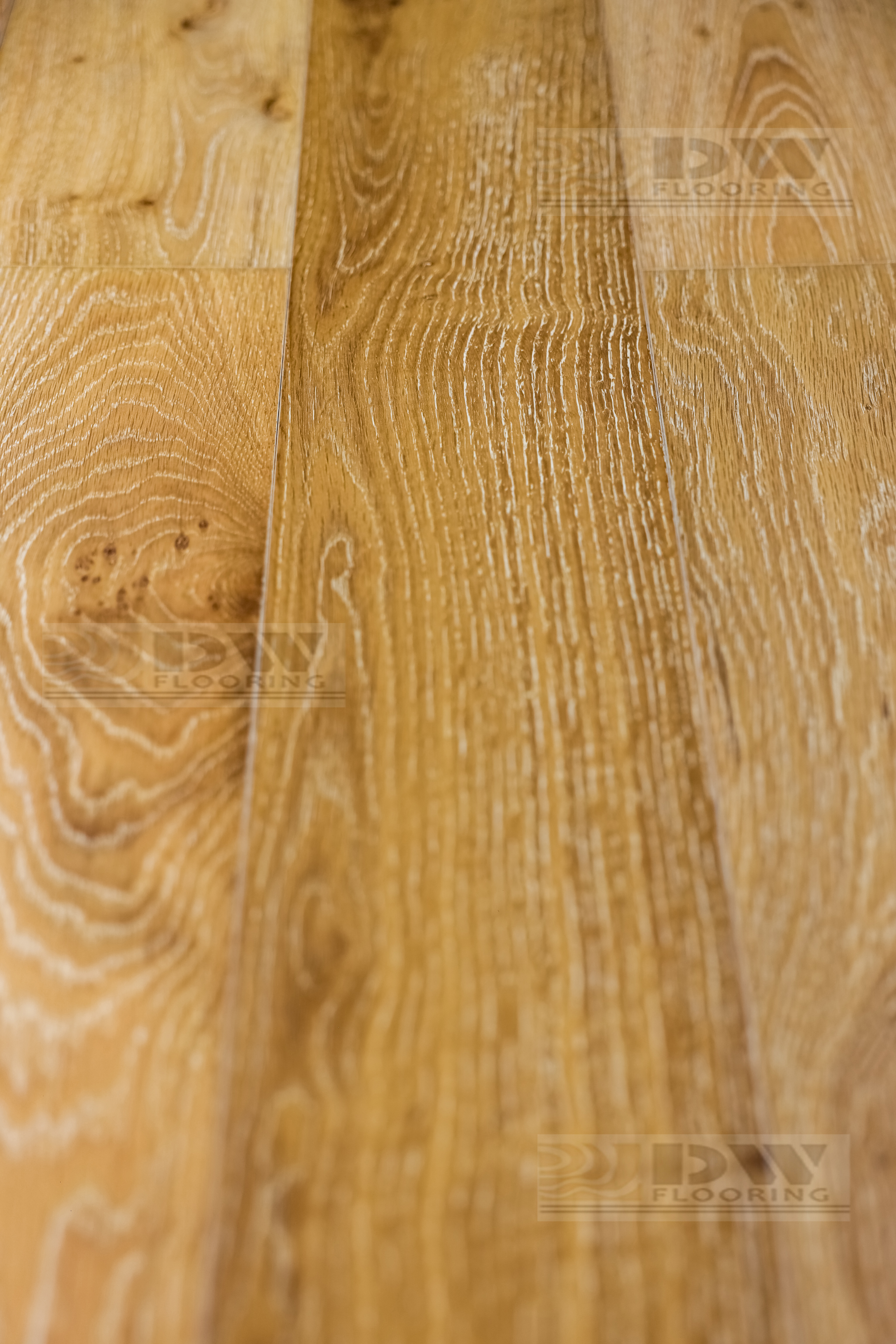 Изображение товара Паркетная доска однополосная дуб DW Flooring DW-008 LEY 23 класс толщина 14 мм с фаской 1.44 м², цена за упаковку Изображение товара Паркетная доска однополосная дуб DW Flooring DW-008 LEY 23 класс толщина 14 мм с фаской 1.44 м², цена за упаковку
