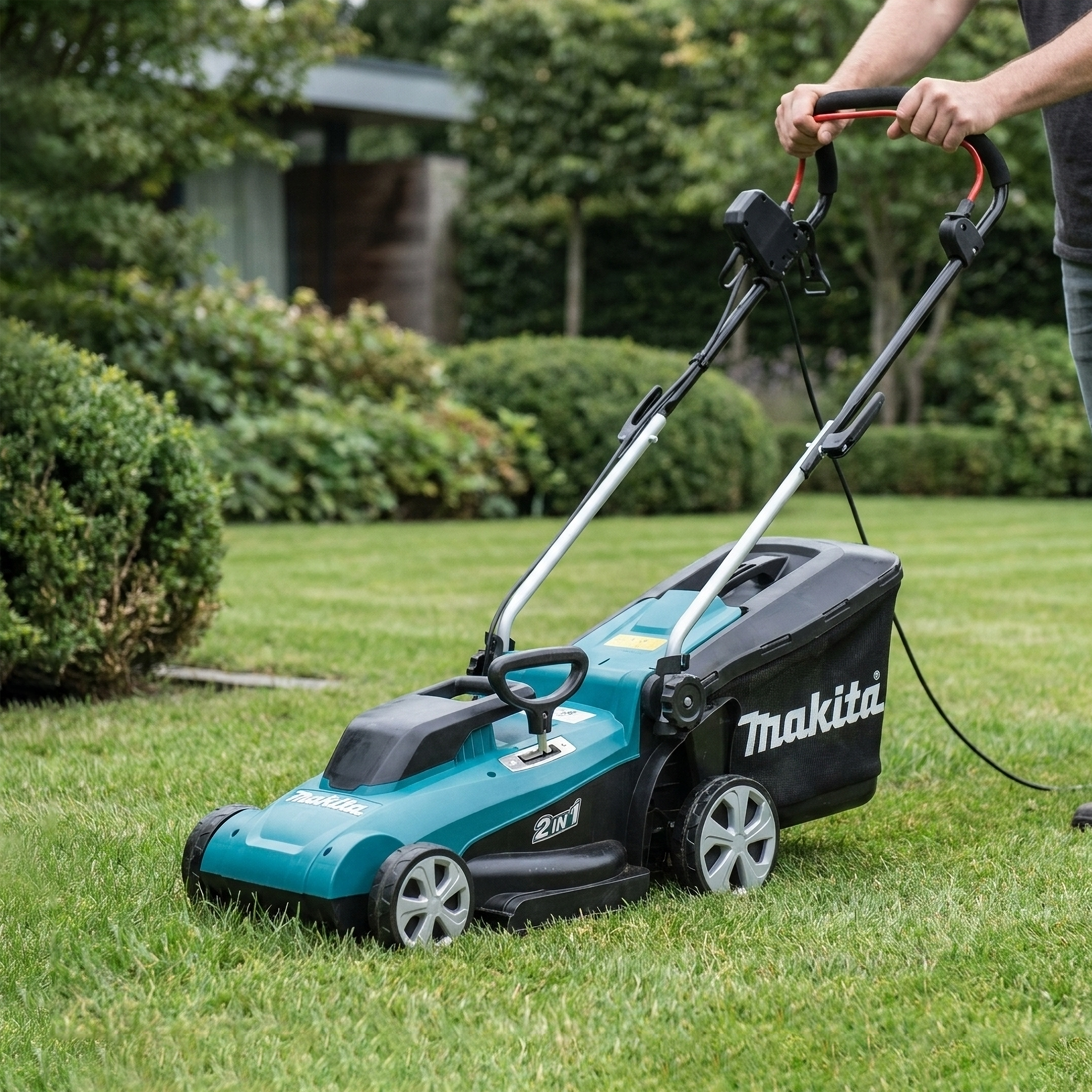 Изображение товара Электрическая газонокосилка Makita ELM3720 1400 Вт, 37 см, регулируемый высотой
